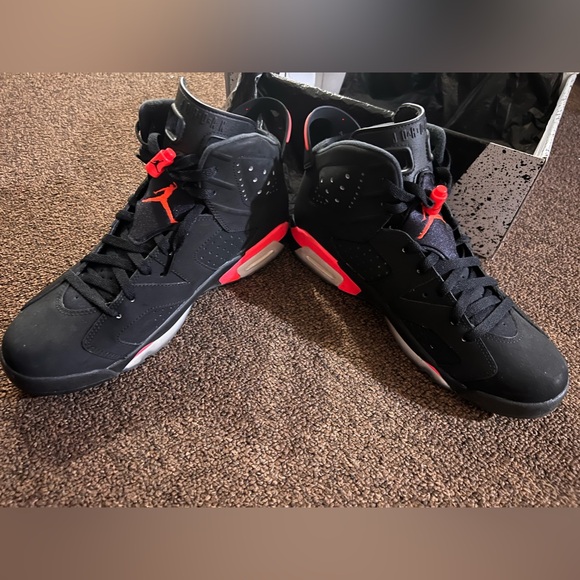 Jordan Other - AIR JORDAN RETRO SIX IN BLACK & INFRARED